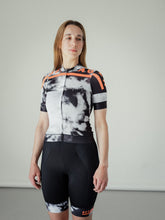 Lade das Bild in den Galerie-Viewer, Besenwagen x RAPHA - Women's Pro Team Training Jersey