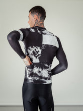 Lade das Bild in den Galerie-Viewer, Besenwagen x RAPHA - Men's Pro Team Training Long Sleeve Jersey