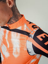 Lade das Bild in den Galerie-Viewer, Besenwagen x RAPHA - Men's Pro Team Lightweight Gilet