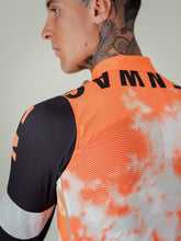 Lade das Bild in den Galerie-Viewer, Besenwagen x RAPHA - Men's Pro Team Lightweight Gilet