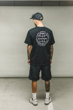 Lade das Bild in den Galerie-Viewer, Worldwide