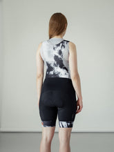 Lade das Bild in den Galerie-Viewer, Besenwagen x RAPHA - Women&#39;s Pro Team Bib Shorts

