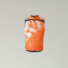 Lade das Bild in den Galerie-Viewer, Besenwagen x RAPHA - Men&#39;s Pro Team Lightweight Gilet
